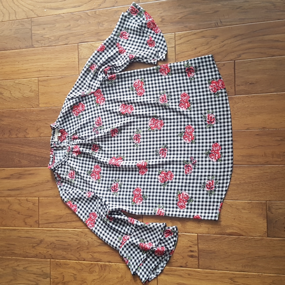 Faith & Joy Woman's Gingham Floral Bell Sleeve Top Size 1X